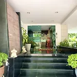 14 Place Sukhumvit Suites